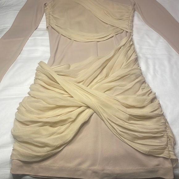 ALICE + OLIVIA Goddess Draped Dress , Prom/Grad  Dress Size 2 - Picture 2 of 7